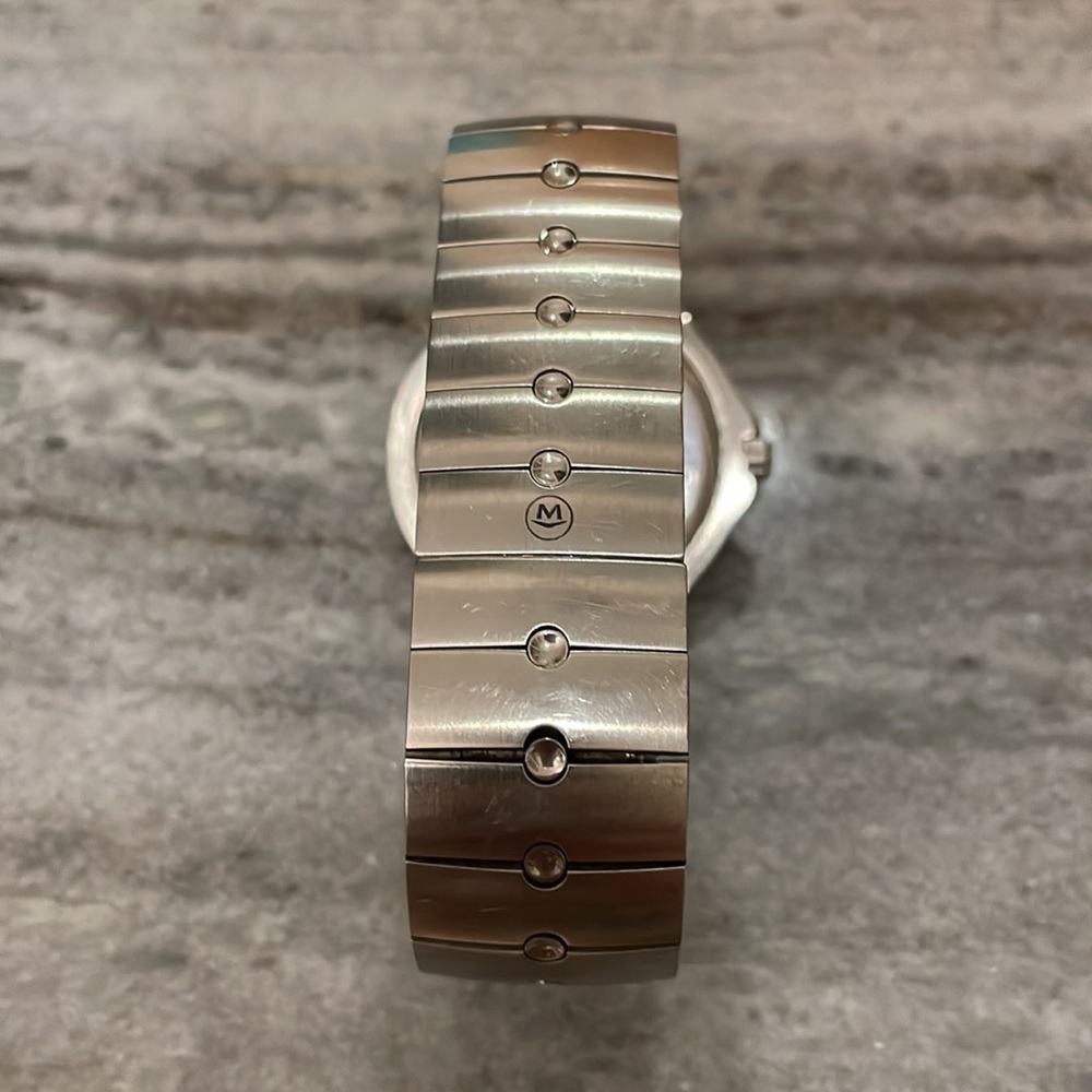 EUC🖤MOVADO sports edition Diamond watch - Picture 6 of 6